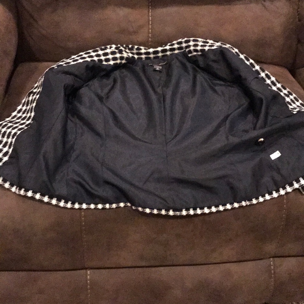 Blazer - Picture 3 of 4